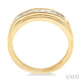 1/8 ctw Round Cut Diamond Women's Ring in 10K Yellow Gold